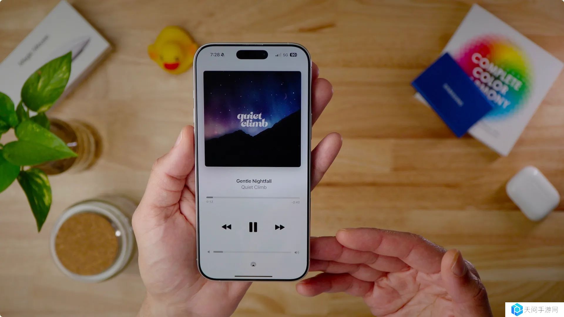 苹果 iOS 18.4 升级 Apple Music 体验，一键播放情绪歌单